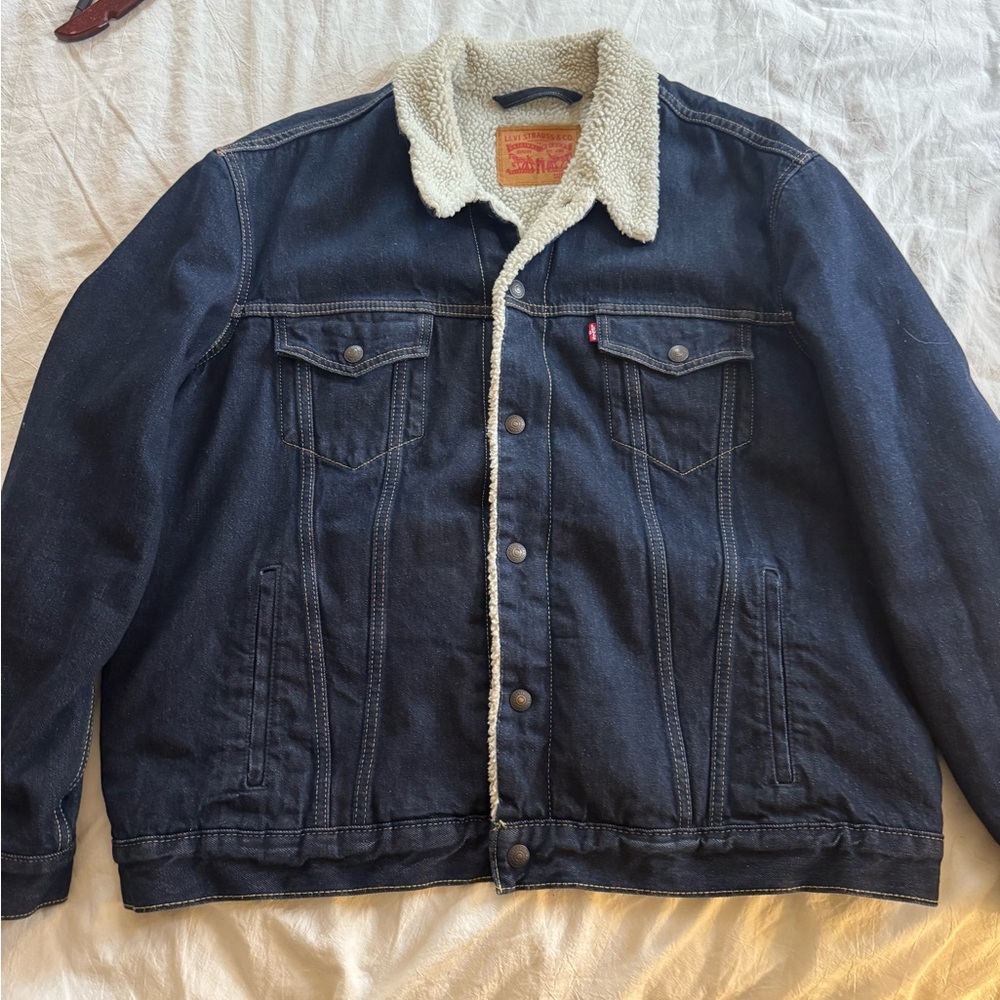 Levi’s Sherpa Lined Denim Jacket – XXL – Dark Wash